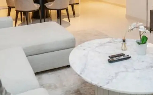 Homesgetaway- 2BR in Beach Vista Tower 2