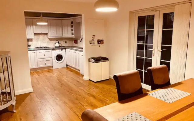 Beautiful 3-bed House in Londonderry