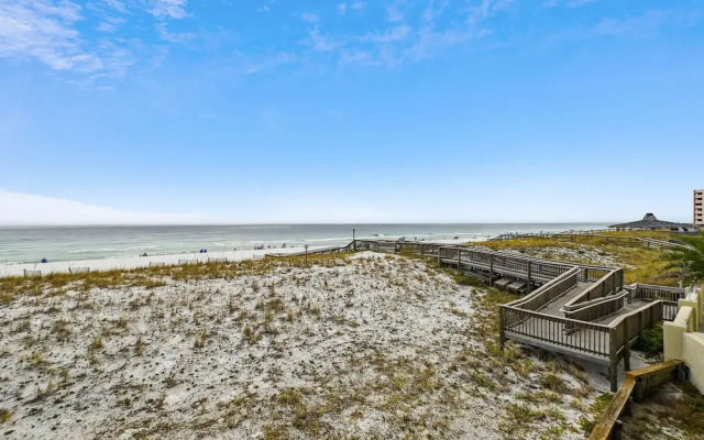 Inlet Reef 102 2 Bedroom Condo by RedAwning