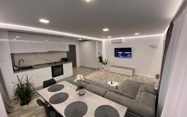 Lora Studio