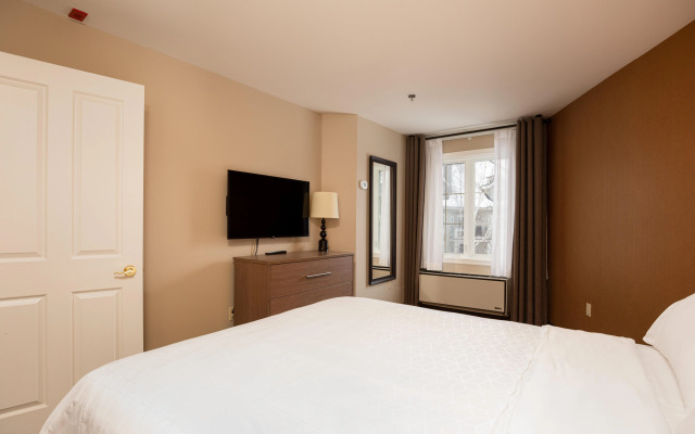 Holiday Inn Express and Suites Tremblant by IHG