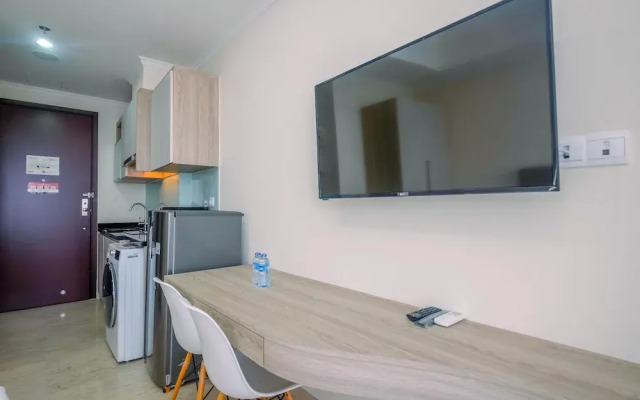 Warm and Cozy Studio Room at Menteng Park Apartment