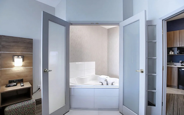 Holiday Inn Express Hotel & Suites Airport - Calgary