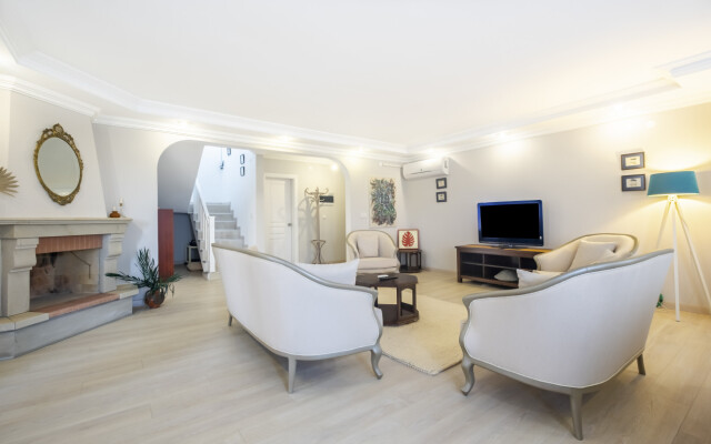 Remarkable Villa Close to Beach With Pool in Sile