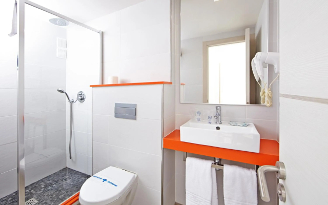 AHOI! Urban Beach Hotel