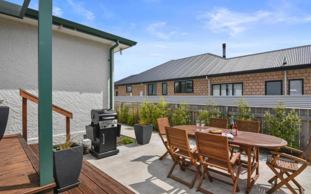 Bliss on Barratt - Blenheim Holiday Home