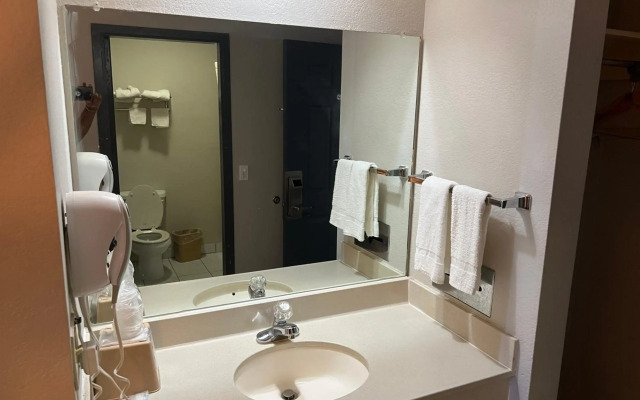 Motel 6 Tulsa, OK - Airport