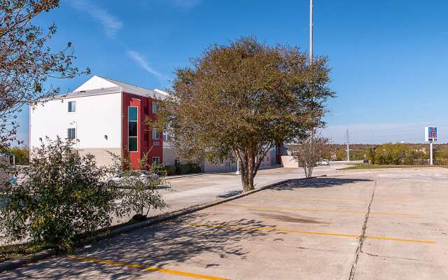 Motel 6 San Antonio, TX - Downtown - Alamo Dome