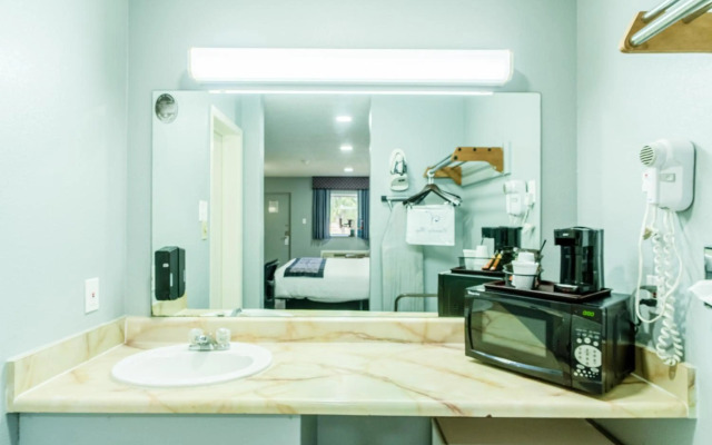 Purple Sage By OYO Snyder TX