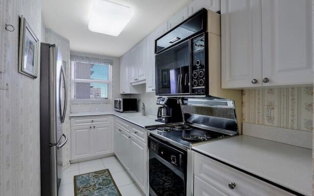 Admiralty House 806 South