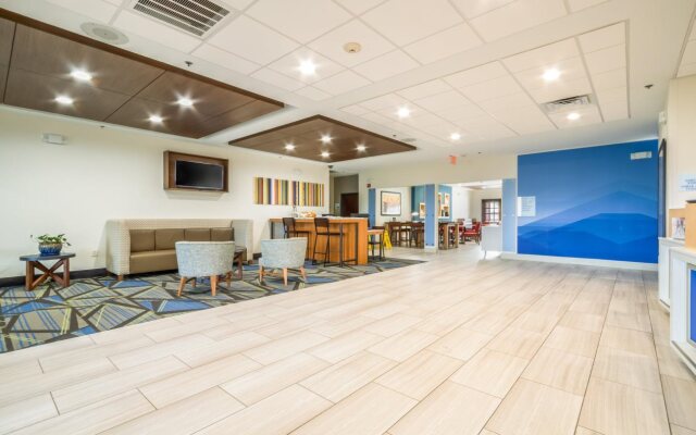 Holiday Inn Express & Suites Hearne, an IHG Hotel