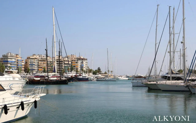 MELMA PROPERTIES- ALKYONI apartment by the sea in Piraeus