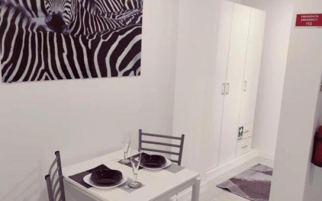 Moradia Geminada V0 - Localização Central - Casa Inteira