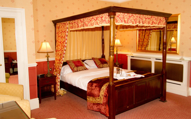 Angel & Royal Hotel