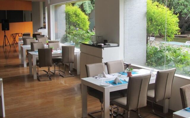 Zip by Spree Hotels at the Woodrose