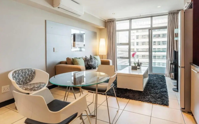 Studio close to CTICC w Fast WIFI & Secure Parking