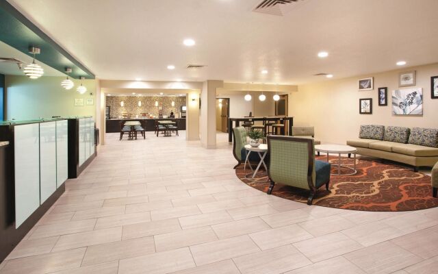 La Quinta Inn & Suites by Wyndham Castle Rock
