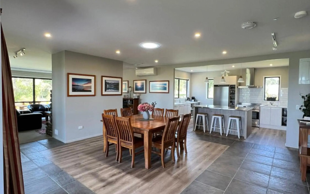 Manakau Lodge