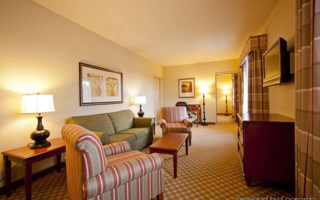 Country Inn & Suites by Radisson, Manchester Airport, NH