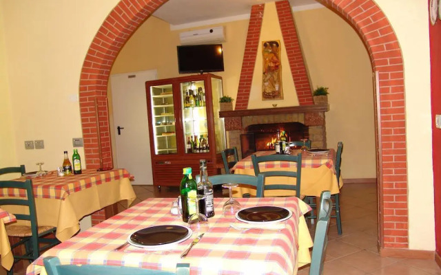 Hotel Paradise Airport