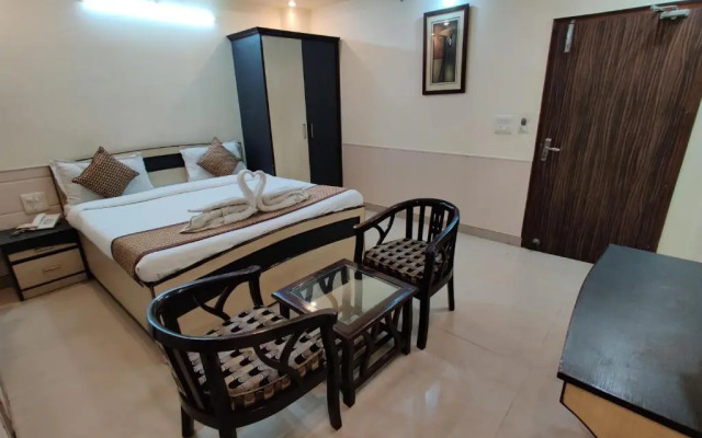 OYO 19453 Hotel Holy Basil