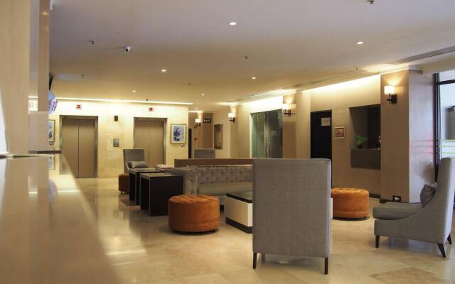 Clarion Hotel Amon Plaza