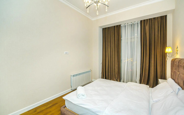 VIP Apartment in Buta palace 703