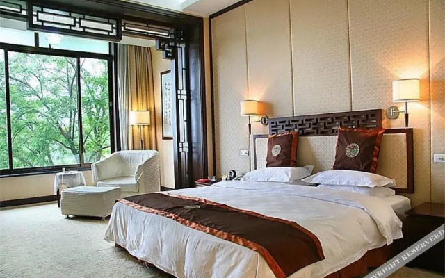 Jinan Shungeng Hillview Hotel