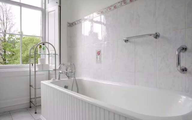 3 Bedroom Flat In City Centre