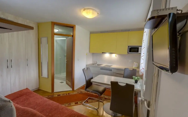 Rooms & Apartments Jana