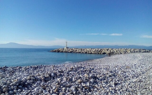 1-bed Yurt in Megali Mantinia With Sea Views!