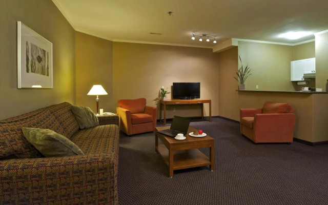 Coast Tsawwassen Inn