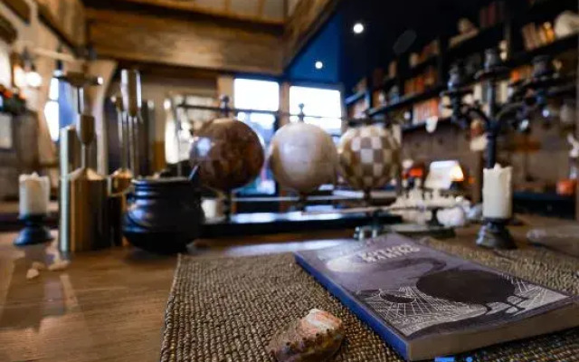 Leaky Cauldron Magic Train Homestay