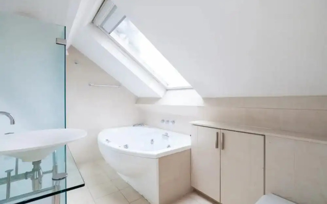 Knightsbridge Central 4th Floor Walk up- Penthouse