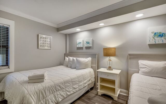 Inlet Reef 307 3 Bedroom Condo by RedAwning