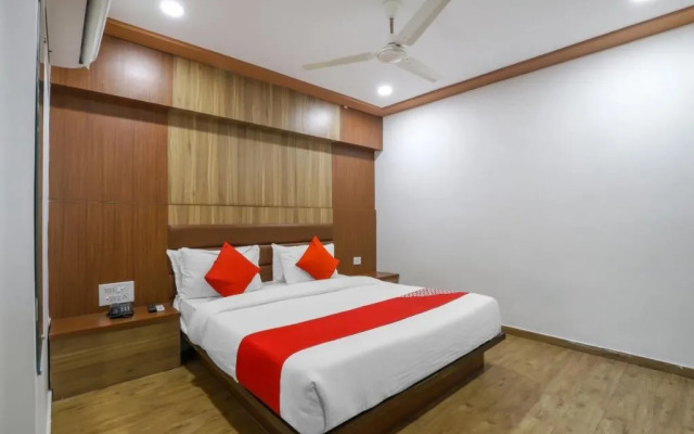 Hotel Signature by OYO Rooms
