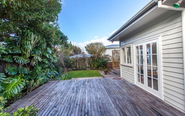 Sunny & Spacious Character Villa