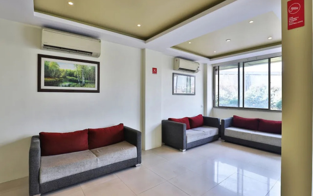 OYO 11718 Hotel Shivarth