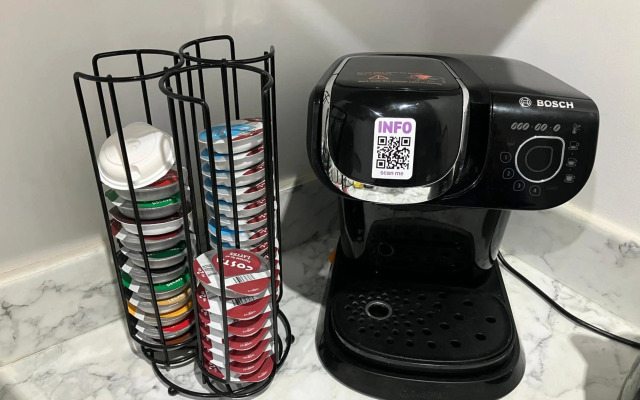 Spacious 2 Bed apartment - Sleeps 6 - Burnham Village