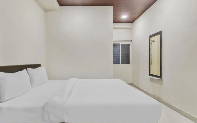 OYO 86527 Hotel Vijay Residency