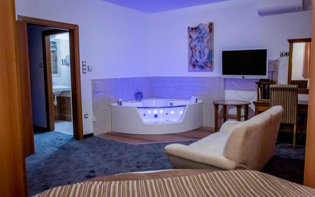 Aphrodite Hotel