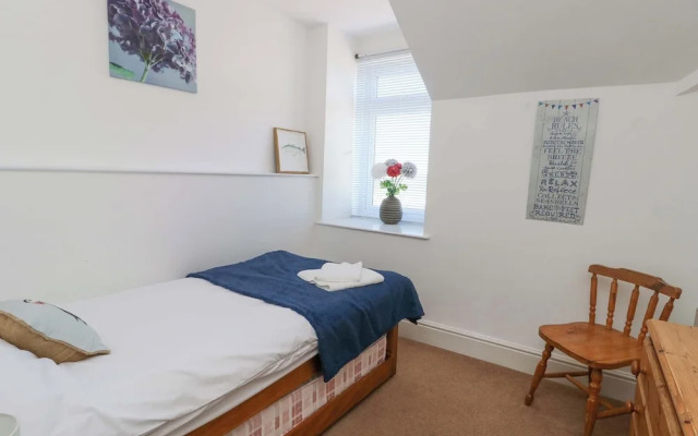 Bethan Apartment