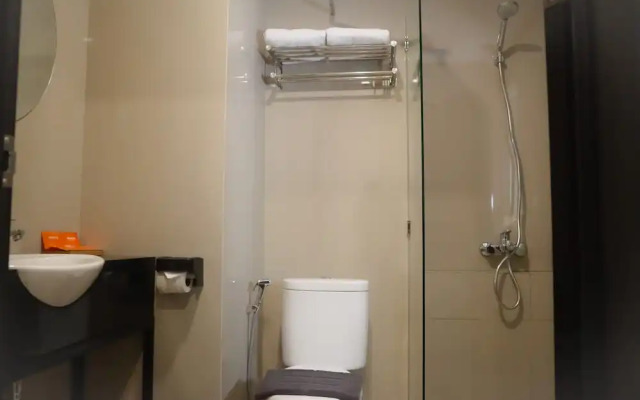 Front One Hotel Gombong