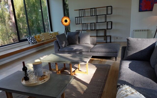 Aroeira Paradise Villa by Host-Point