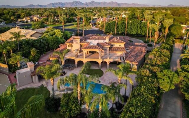 Paradise Valley Villa w/ Luxe Pool & Outdoor Games