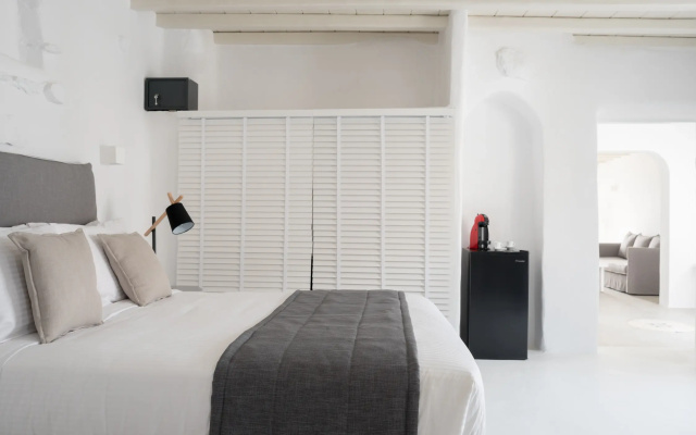 Cova Mykonos Suites