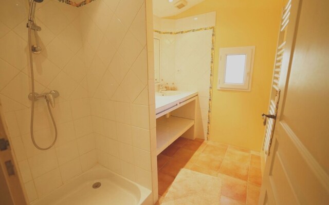 VILLAS DU LUBERON - Le Mas des Vignes