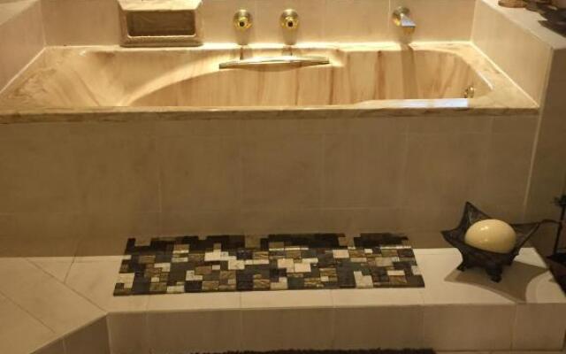 Leeuwenhof Guesthouse