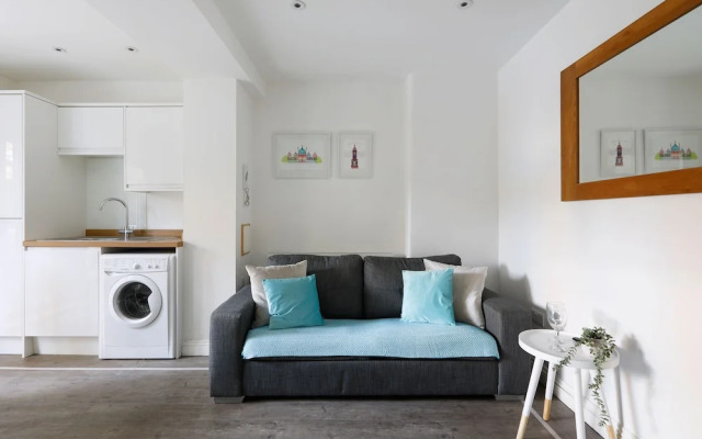 Modern Contemporary 2 Bed With Garden
