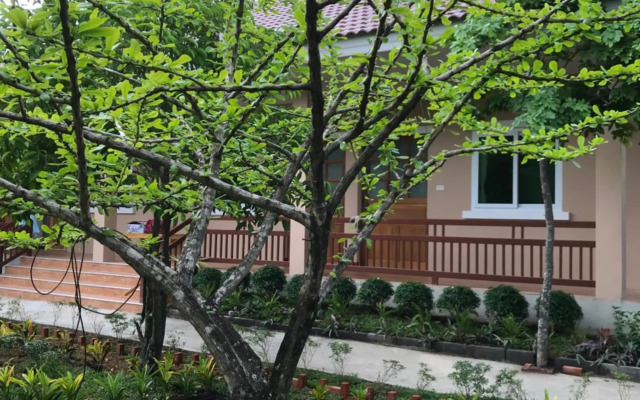 RedDoorz Sripiamsuk Resort Bangkok